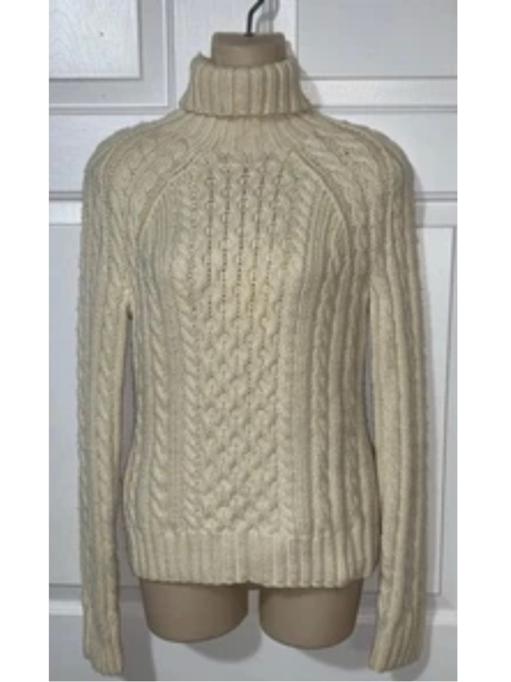 🎄 J.Crew 100% Wool Ivory Cable Knit Turtleneck Sweater Women’s Cozy Classic M - Picture 5 of 15